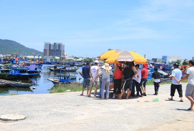Một thợ lặn chíp chíp chết đuối trên sông Hàn Đến trưa cùng ngày, thi thể anh Trai được tìm thấy.