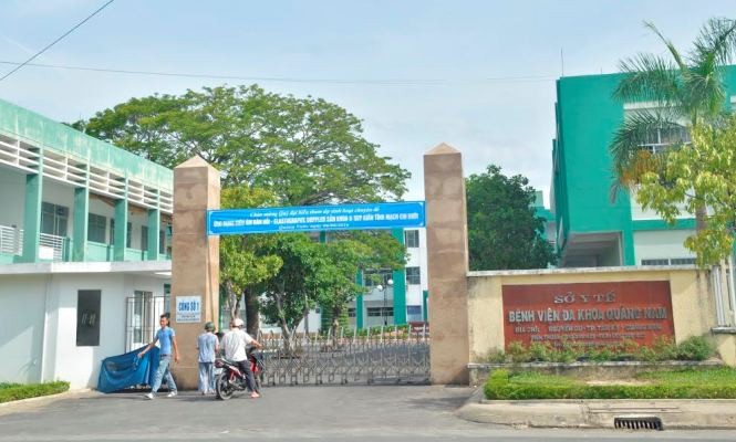 Tin mới vụ nam sinh bị đánh chấn thương rồi bỏ trước bệnh viện Nam sinh viên được cấp cứu tại bệnh viện đa khoa Quảng Nam.