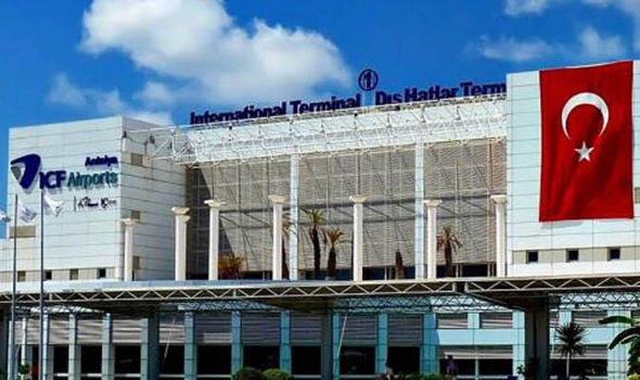 Thổ Nhĩ Kỳ bắt kẻ dọa mang bom ở sân bay Sân bay Antalya.