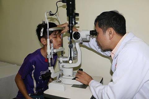 Đốt kíp nổ mìn, nam sinh bị tháo bỏ hai đốt ngón tay Nhật được điều trị tại bệnh viện ĐK tỉnh Hà Tĩnh.