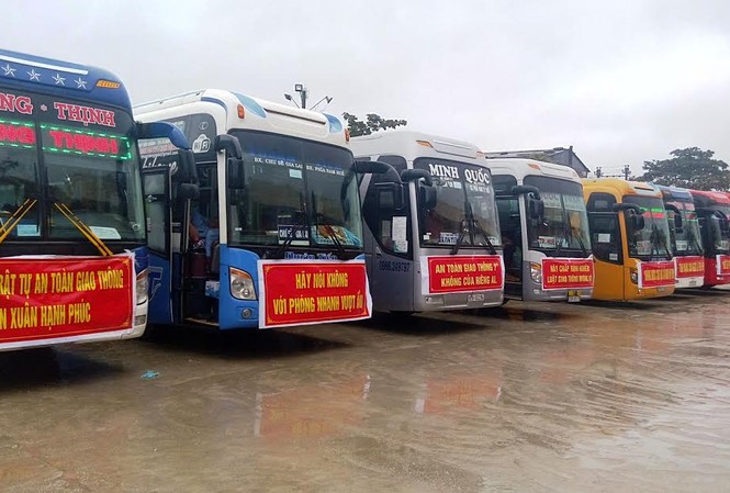 Quyết không để khách ngủ qua đêm tại bến xe dịp Tết Xe khách tại Huế sẵn sàng tham gia phục vụ nhu cầu đi lại tăng cao của người dân dịp Tết Đinh Dậu 2017.