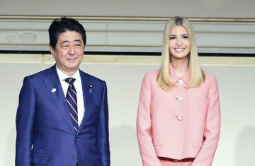Thủ tướng Abe gặp Ivanka Trump ngay trước chuyến thăm của Tổng thống Mỹ Thủ tướng Nhật Bản Shinzo Abe gặp ái nữ Tổng thống Mỹ Ivanka Trump hôm 3/11. Ảnh: The Yomiuri Shimbun