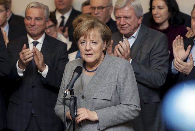 Đàm phán liên minh thất bại, ghế thủ tướng của bà Merkel lung lay Thủ tướng Đức Angela Merkel đang đau đầu tìm kiếm liên minh. Ảnh: AP