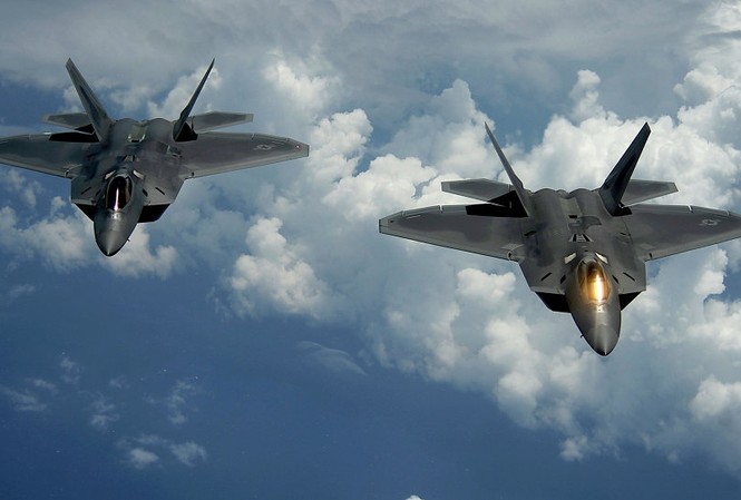 Tiêm kích Mỹ F-22 ‘thổi tung’ cơ sở điều chế ma túy của Taliban Tiêm kích tàng hình F-22 Raptor. Ảnh: US Air Force