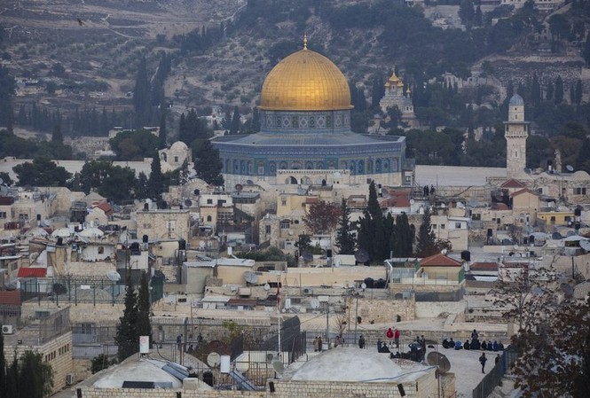 Tổng thống Trump công nhận Jerusalem là thủ đô của Israel Mỹ dự kiến sẽ chính thức công nhận Jerusalem là thủ đô Israel vào thứ Tư. Ảnh: AP