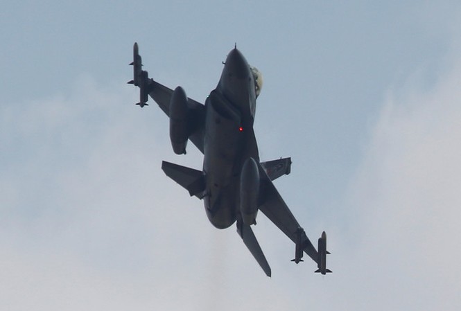 Hàng trăm ‘khủng bố’ Kurd bị tiêu diệt trong chiến dịch ở Afrin Máy bay chiến đấu F-16 của Thổ Nhĩ Kỳ. Ảnh: Reuters
