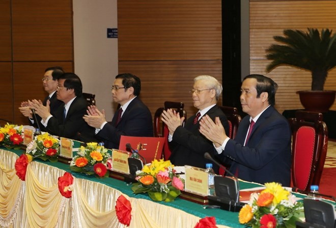 Xây dựng Đảng và hệ thống chính trị: Tinh gọn để hoạt động hiệu quả Tổng Bí thư Nguyễn Phú Trọng dự Hội nghị trực tuyến toàn quốc tổng kết công tác tổ chức xây dựng Đảng năm 2017, triển khai nhiệm vụ năm 2018. (Ảnh: Trí Dũng/TTXVN)