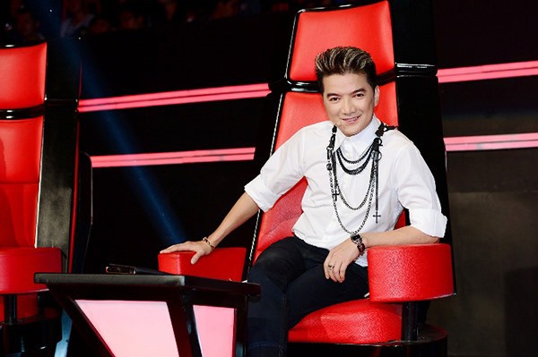 Mr. Đàm từ chối The Voice 2018 vì không muốn ngồi ghế nóng cùng đàn em? Mr. Đàm từ chối The Voice 2018 vì không muốn ngồi ghế nóng cùng đàn em?