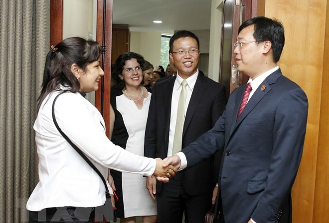 Tăng cường hợp tác giữa Đoàn Thanh niên hai nước Việt Nam-Cuba Bí thư thứ Nhất Trung ương Đoàn Lê Quốc Phong đón tiếp, hội đàm với Bí thư thứ Nhất Trung ương Đoàn Thanh niên Cộng sản Cuba Susely Morfa González. (Ảnh: Văn Điệp/TTXVN)