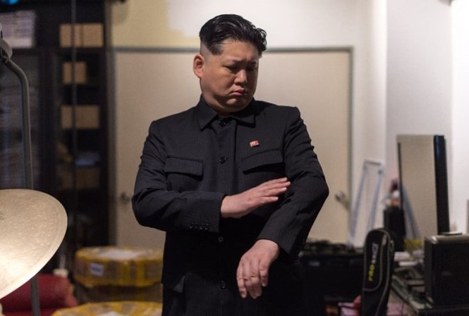 Bản tin 14H: Cảnh sát Singapore tạm giữ người đóng giả Kim Jong-un Người đóng giả Kim Jong-un.