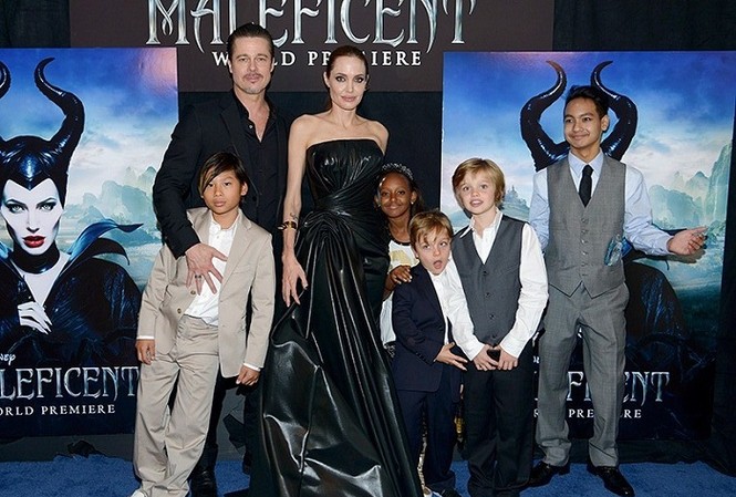 Hé lộ số tiền ‘khủng’ Angelina Jolie và Brad Pitt chi cho 6 con Để nuôi 6 người con, Angelina Jolie và Brad Pitt tốn hàng triệu USD/năm.