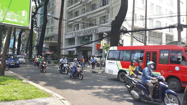 Bản tin 14H: Con gái đạo diễn nổi tiếng Sài Gòn nhảy lầu tự tử Hiện trường vụ con gái đạo diễn nổi tiếng tự tử.