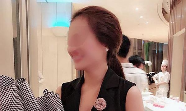 Bản tin 8H: Tiết lộ ‘sốc’ vụ hotgirl đất Cảng nhảy lầu tự tử L.P.A. nhảy lầu tự tử từ tầng 17 của bệnh viện.