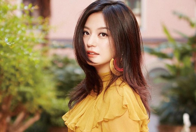 3 scandal ‘chấn động’ hủy hoại danh tiếng của Triệu Vy Nữ diễn viên/ca sĩ/nhà sản xuất/doanh nhân Triệu Vy.