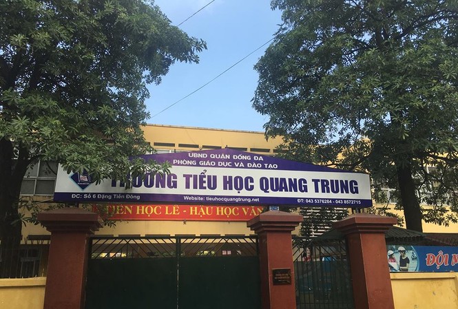 Xôn xao giữa Thủ đô, học sinh lớp 2 bị cô giáo phạt tát 50 cái? Trường tiểu học Quang Trung nơi được cho là xảy ra vụ phạt tát học sinh.