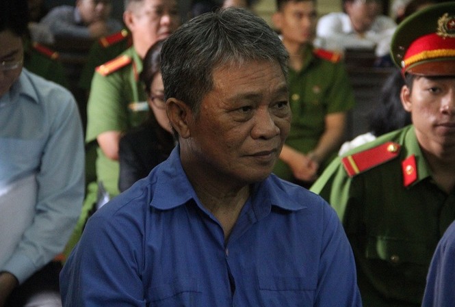 Lãnh đạo ngân hàng ngồi ở nhà 'thẩm định' SVĐ Chi Lăng Ông chủ nhà băng Hoàng Văn Toàn chưa từng đến SVĐ Chi Lăng nhưng vẫn ký cho vay hàng trăm tỷ đồng. Ảnh: Tân Châu
