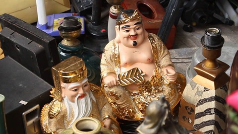 Chiêm ngưỡng chợ đồ cũ Vạn Phúc tấp nập dịp cuối năm Chiêm ngưỡng chợ đồ cũ Vạn Phúc tấp nập dịp cuối năm