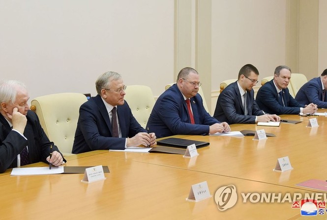 Báo Hàn: Ông Kim Jong Un muốn thăm Nga Một đoàn quan chức Quốc hội Nga trong chuyến thăm Bình Nhưỡng hôm 20/3. (Ảnh: Yonhap)