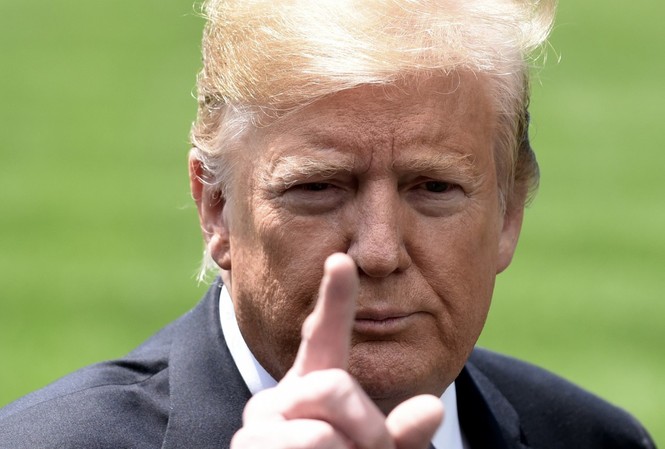 Ông Trump tuyên bố ‘dấu chấm hết cho Iran’ nếu tấn công Mỹ Tổng thống Mỹ Donald Trump