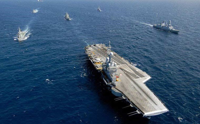 Pháp cam kết điều tàu chiến định kỳ đến biển Đông Tàu sân bay Charles de Gaulle. (Ảnh: AP)