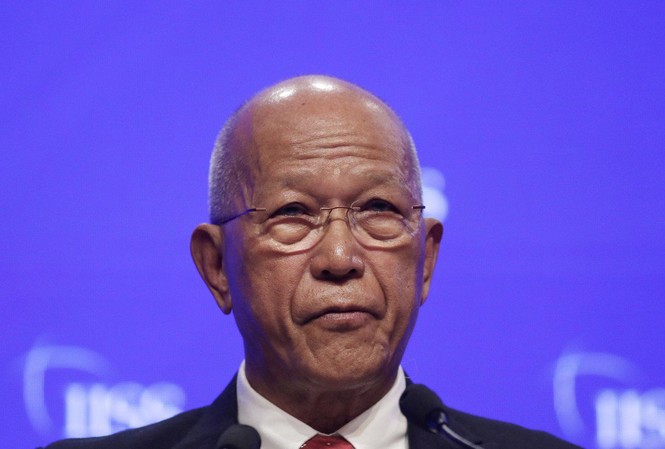 Philippines phản đối tàu Trung Quốc đâm tàu cá, bỏ mặc ngư dân Bộ trưởng Quốc phòng Philippines Delfin Lorenzana