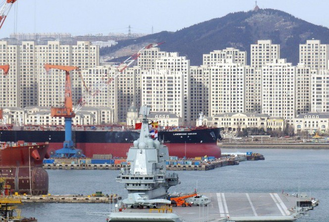 Tàu sân bay nội địa Trung Quốc hôm nay chạy thử trên biển Tàu sân bay nội địa Trung Quốc hôm nay chạy thử trên biển
