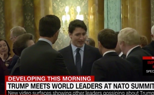 Lãnh đạo NATO bị bắt gặp đang ‘tám chuyện’ về ông Trump Hình ảnh nhóm lãnh đạo NATO đang đứng nói chuyện với nhau tại cung điện Buckingham. (Ảnh cắt từ clip)