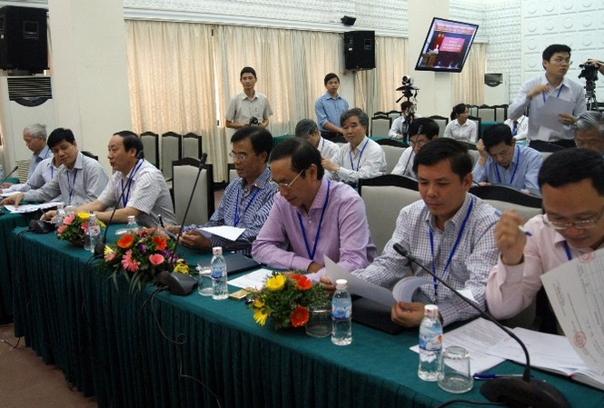 Nhìn gần ngày thứ 2 thi Tổng Cục trưởng Đường bộ Ban giám khảo gồm 15 thành viên, Thứ trưởng Nguyễn Hồng Trường làm Trưởng ban.