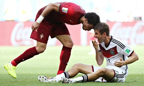 FIFA 'giơ cao đánh khẽ' với Bồ Đào Nha FIFA 'giơ cao đánh khẽ' với Bồ Đào Nha