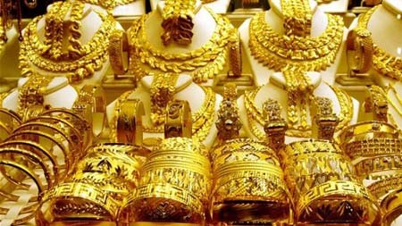Vàng trong nước cao hơn thế giới 4,5 triệu đồng Vàng trong nước cao hơn thế giới 4,5 triệu đồng