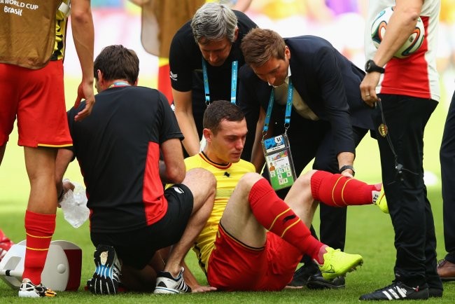 Nội bộ Barcelona rối loạn vì mua 'bệnh binh' Vermaelen Vermaelen vốn có tiền sử về chấn thương