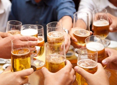 Thẩm phán bị kiểm điểm vì vòi vĩnh tiền nhậu Ảnh minh họa