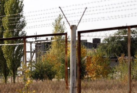 Nga lập căn cứ quân sự lớn thứ 2 giáp biên giới Ukraine Một tòa nhà đang được xây dựng tại khu vực kho hàng cũ gần biên giới với Ukraine (Ảnh: USA Today).