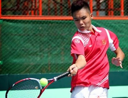 Một VĐV quần vợt bị cảnh cáo vì hành vi phản cảm Trịnh Linh Giang.