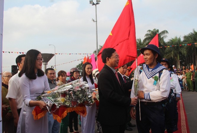 Xúc động trong Lễ giao quân tại Bình Định Xúc động trong Lễ giao quân tại Bình Định