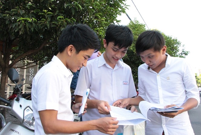 Chỉ tiêu tuyển sinh vào lớp 10 ở Đà Nẵng ra sao? Năm học 2016 – 2017, tại Đà Nẵng, chỉ tiêu tuyển sinh vào lớp 10 vào các trường THPT là 8.940, các Trung tâm GDTX, KTTH HN và DN là 755 chỉ tiêu. Ảnh: Đào Phan.