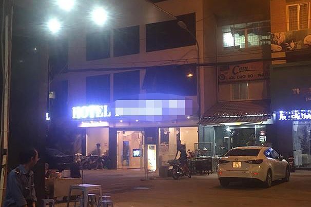 Bắt quả tang 3 cô gái bán dâm trong nhà nghỉ tại Hà Nội Nhà nghỉ H.T nơi xảy ra vụ việc.