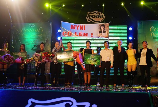 Ca sĩ Đinh Hương, Trúc Nhân hội ngộ tại miền Trung Ca sĩ Đinh Hương, Trúc Nhân hội ngộ tại miền Trung