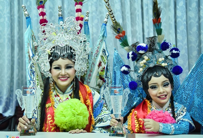 Lê Giang: 'Quá mừng vì thắng Gương mặt thân quen nhí dù từng bị chê tơi tả' Lê Giang - Mai Chi cười suốt buổi giao lưu vì niềm vui quá lớn. Ảnh: Nguyễn Bá Ngọc.