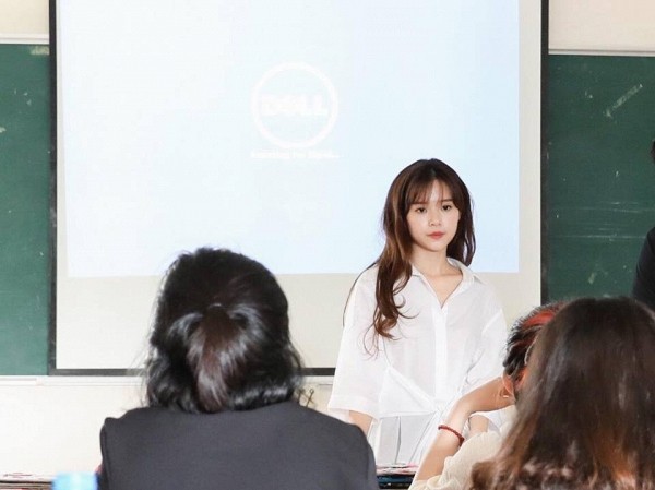 Midu trở thành giảng viên đại học Midu trở thành giảng viên đại học