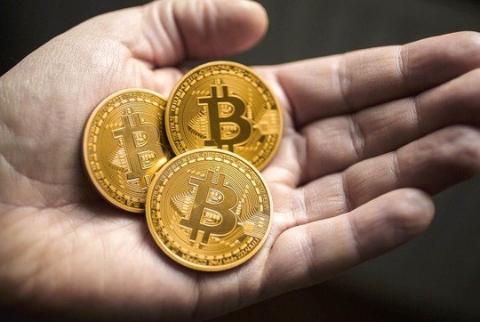 Sử dụng thanh toán bằng tiền ảo Bitcoin, Đại học FPT sẽ bị phạt đến 200 triệu đồng? Ảnh minh họa