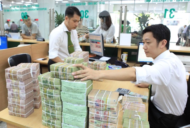 Nên mua và nắm giữ những cổ phiếu ngân hàng nào? Nên mua và nắm giữ những cổ phiếu ngân hàng nào?