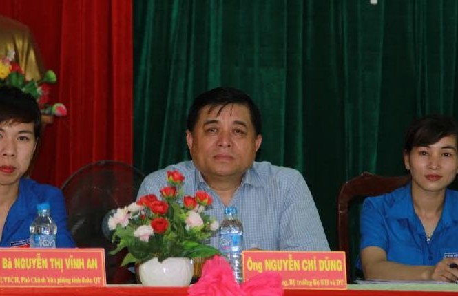 Hạn chế dàn trải, lãng phí trong đầu tư công Bộ trưởng Bộ KH-ĐT Nguyễn Chí Dũng tại hội nghị tiếp xúc cử tri phường 3, TP Đông Hà, Quảng Trị chiều 10/5. ẢNH: H.T.