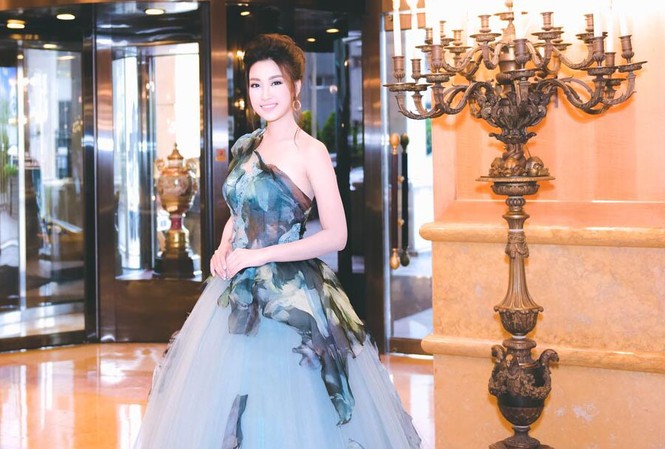 Hoa hậu Mỹ Linh hóa thân thành Lọ Lem Hoa hậu Mỹ Linh hóa thân thành Lọ Lem