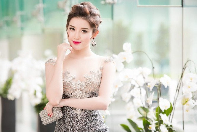 Á hậu Huyền My tiết lộ tiêu chuẩn 'soái ca' Á hậu Huyền My tiết lộ tiêu chuẩn 'soái ca'