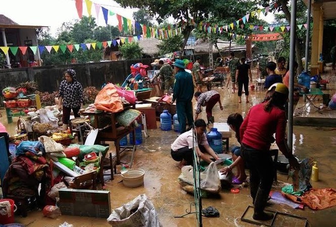 Hà Tĩnh: 10.000 học sinh ở rốn lũ Hương Khê chưa thể đến trường Hà Tĩnh: 10.000 học sinh ở rốn lũ Hương Khê chưa thể đến trường
