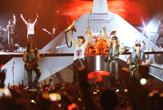Scorpions đã làm 'nổ tung' sân khấu Việt như thế nào? Scorpions đã làm 'nổ tung' sân khấu Việt như thế nào?