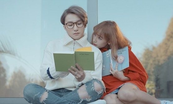Cara: Không dám nhìn vào mắt Sơn Tùng Cara nhận xét, nếu chấm soái ca theo thang điểm 10, Sơn Tùng được 9,5 điểm.