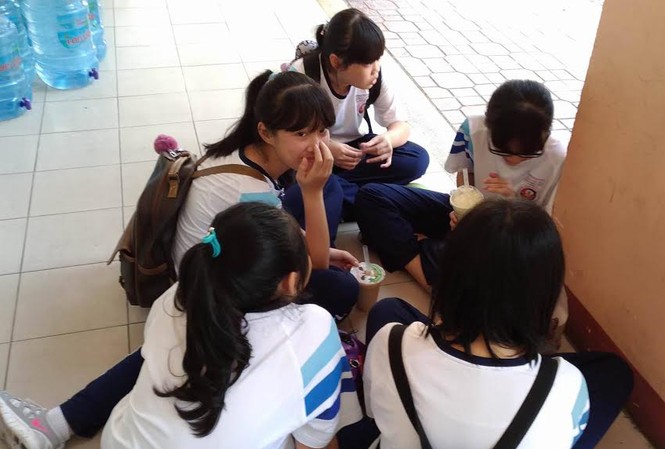Ông Đinh La Thăng: Học 2 buổi mỗi ngày sao phải đi học thêm Nhiều học sinh hiện nay học 2 buổi/ ngày nhưng vẫn đi học thêm nên không có thời gian thể dục thể thao.
