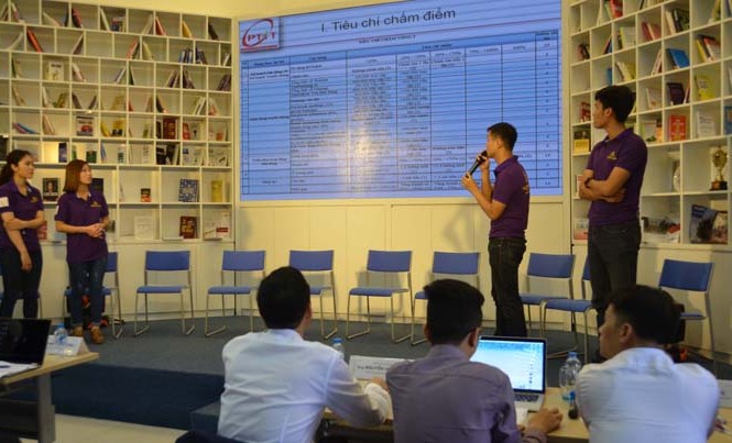 Lộ diện top 6 trường đại học vào chung kết gameshow ‘Vua bán hàng’ Các đội thi thuyết trình trước hội đồng BGK gameshow "Vua bán hàng".